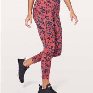 Lululemon final lap crop sz 6